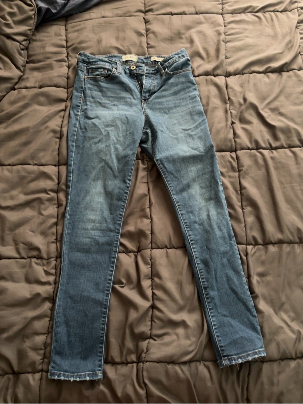 Jessica Simpson Adored High Rise Skinny Jeans Size 29 Medium Wash Stretch Denim - Picture 1 of 6